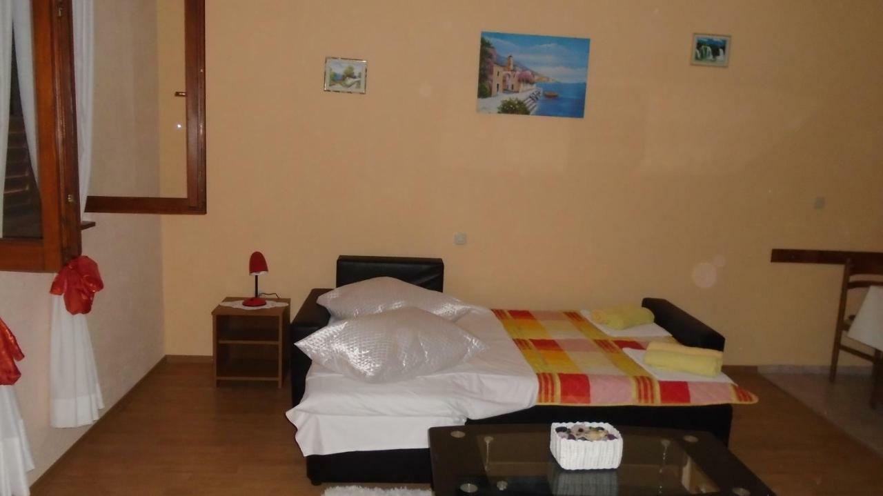 Apartmani A.Teskera Trogir Zewnętrze zdjęcie