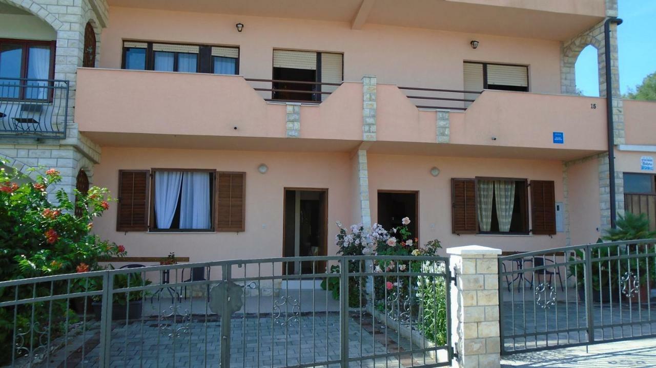 Apartmani A.Teskera Trogir Zewnętrze zdjęcie